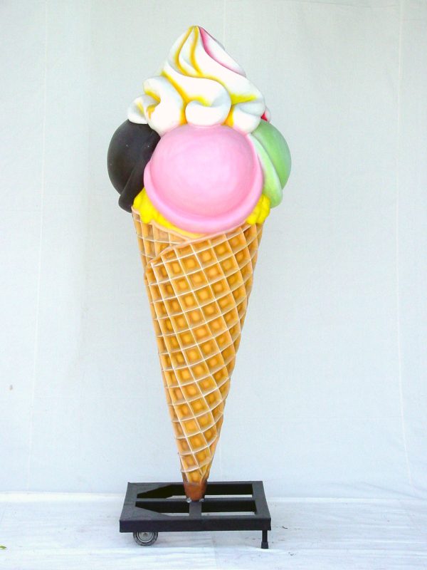 ICE CREAM ON CONE