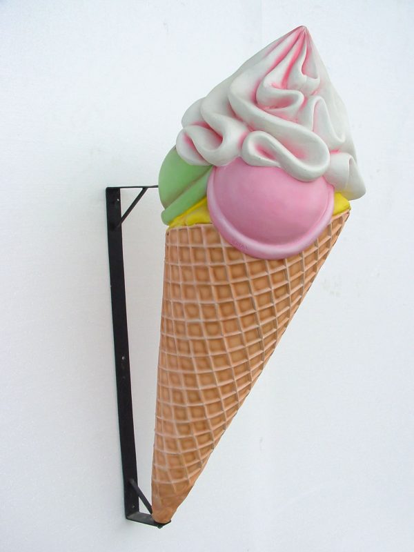 ICE CREAM ON CONE HANGING