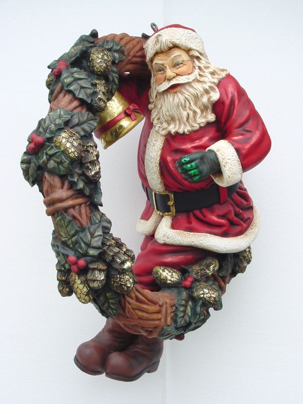 SANTA WITH WREATH