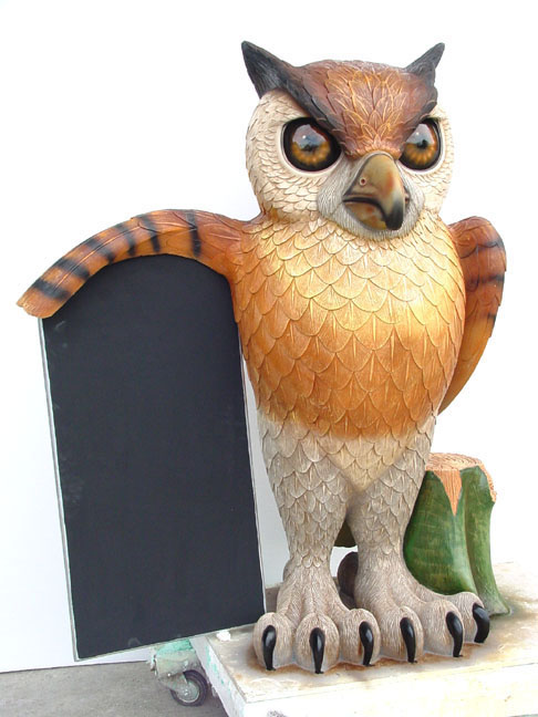 OWL WITH MENU (5FT)