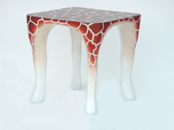 GIRAFFE ANIMAL TABLE (Small)