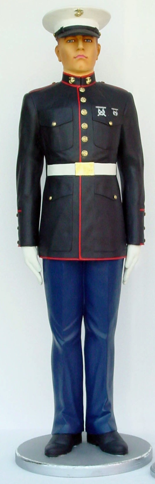 MARINE IN ATTENTION