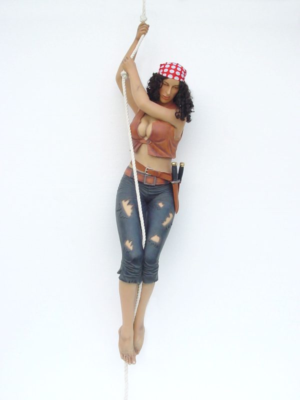 LADY PIRATE CLIMBING