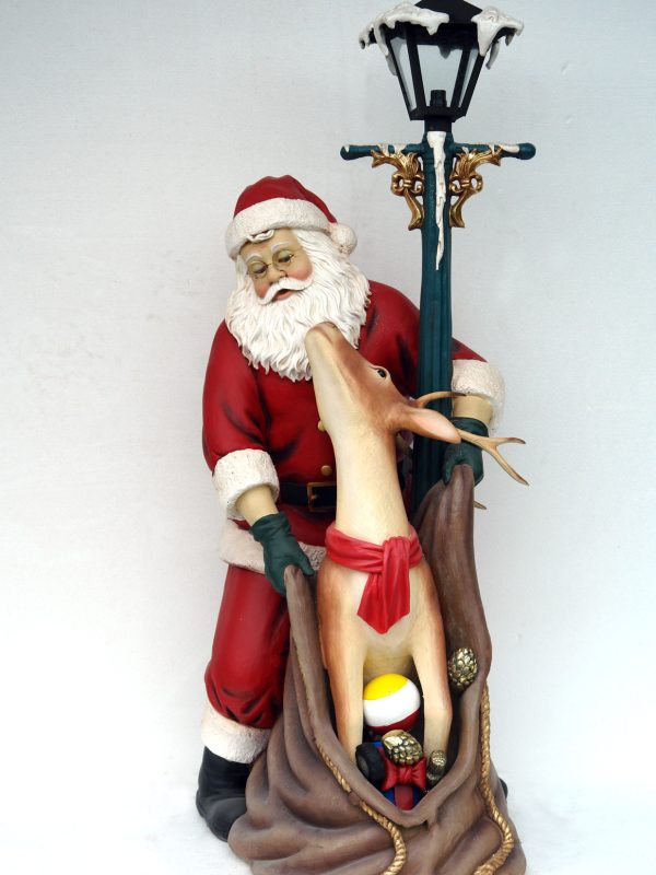 SANTA CLAUS WITH REINDEER AND LAMP POST