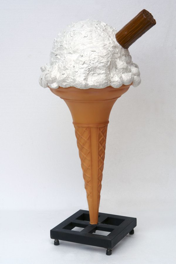 SINGLE SCOOP ICE CREAM WITH METAL BASE