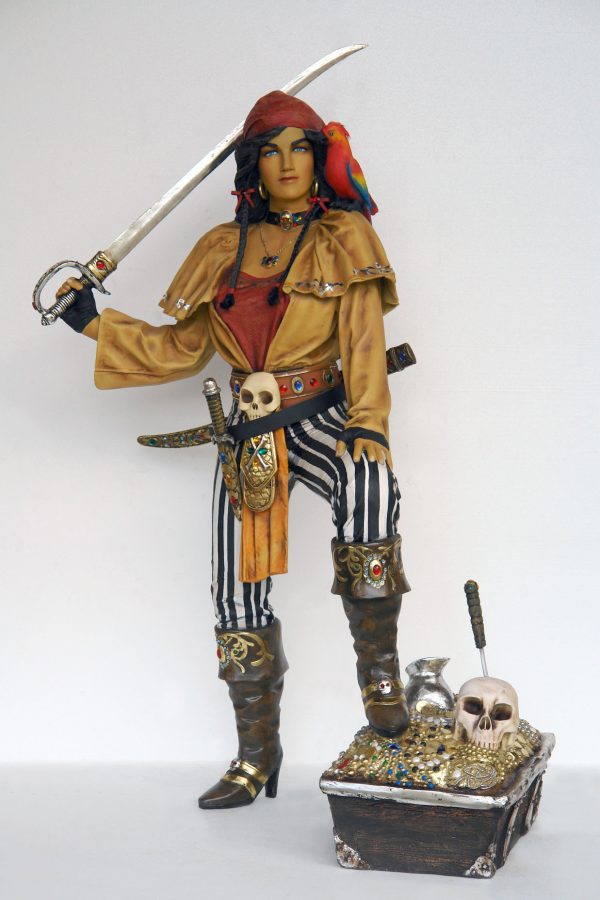 LADY PIRATE WITH TREASURE BOX