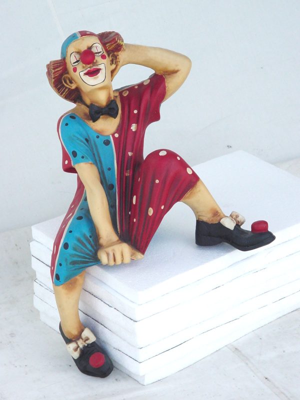 CLOWN LADY SITTING