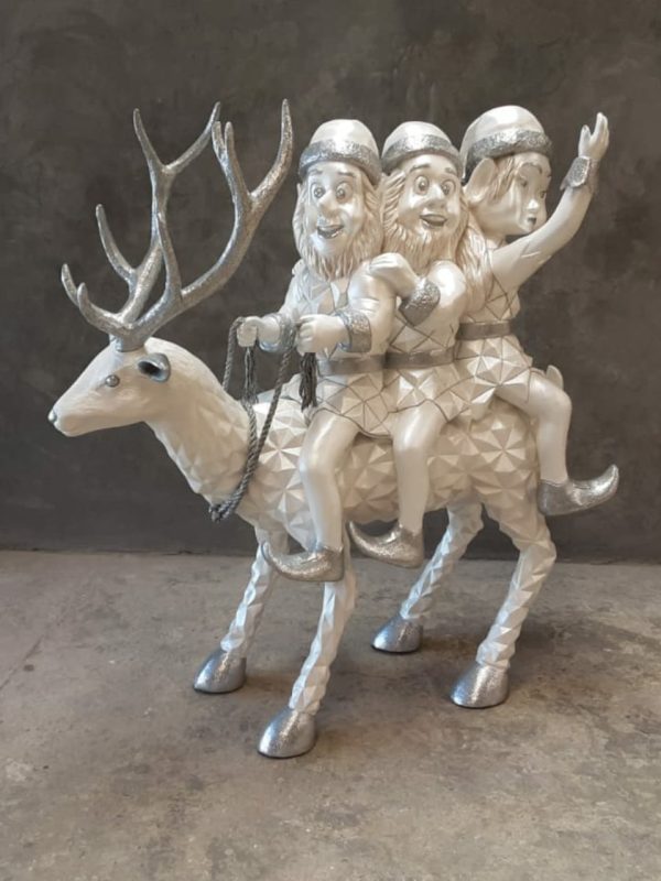 DIAMOND REINDEER STANDING WITH ELVES