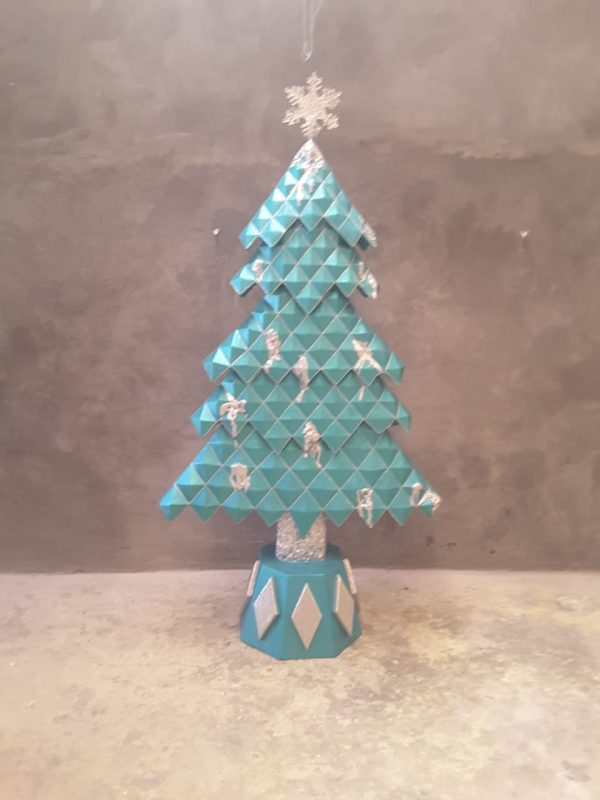 DIAMOND CHRISTMAS TREE