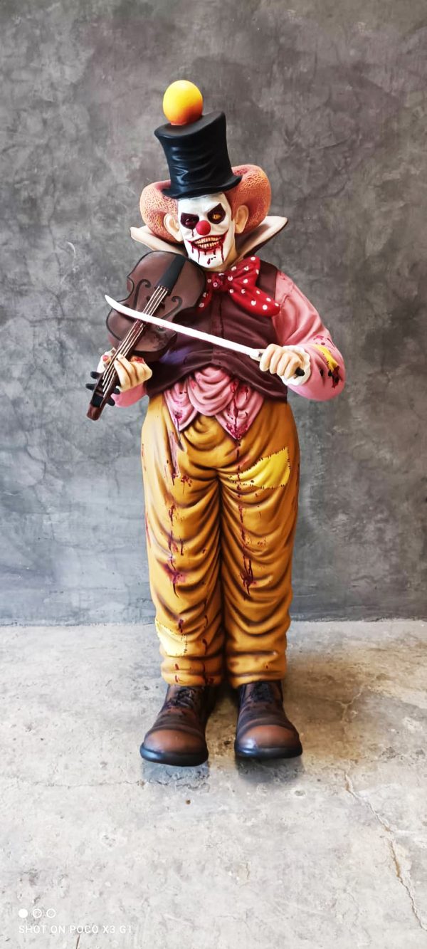 SCARY CLOWN WITH VIOLIN KNIFE BOW