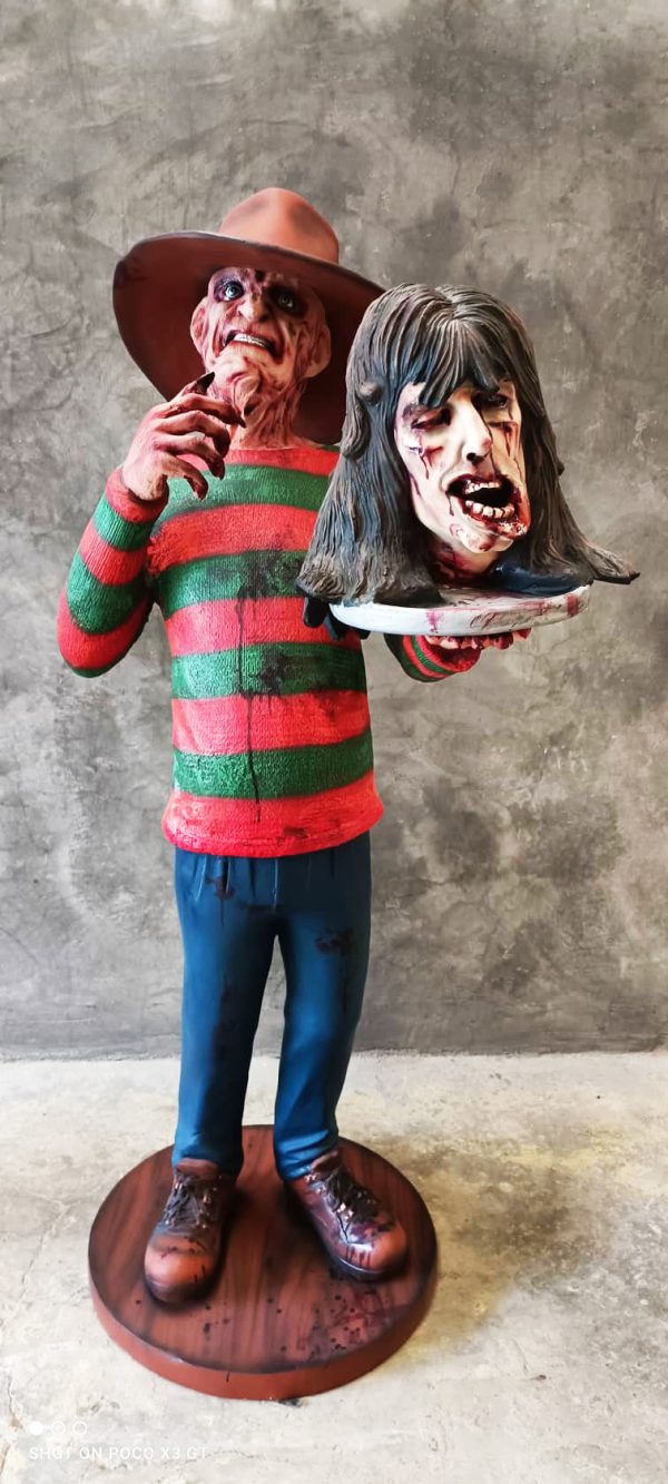 SCARY NIGHTMARE WITH CUT HEAD