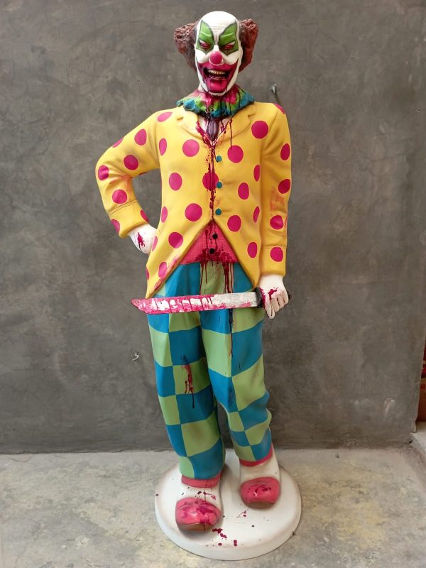 SCARY CLOWN WITH KNIFE 2