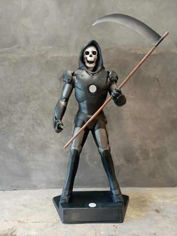 SCARY IRONSKULL WITH SCYTHE