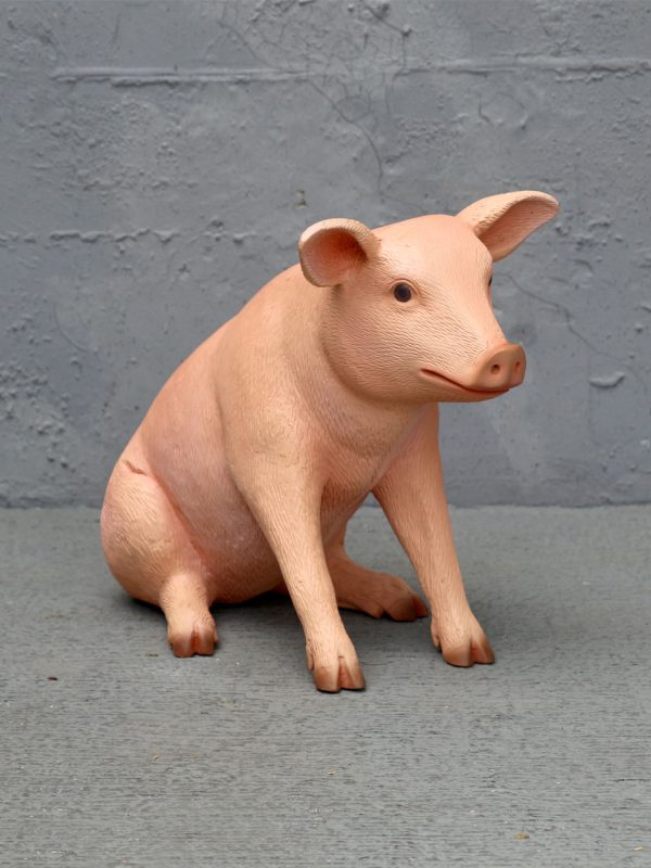 PIGLET SITTING 2