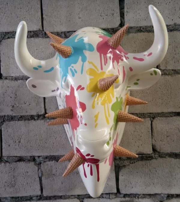 BUFFALO HEAD WITH ICE CREAM CONES