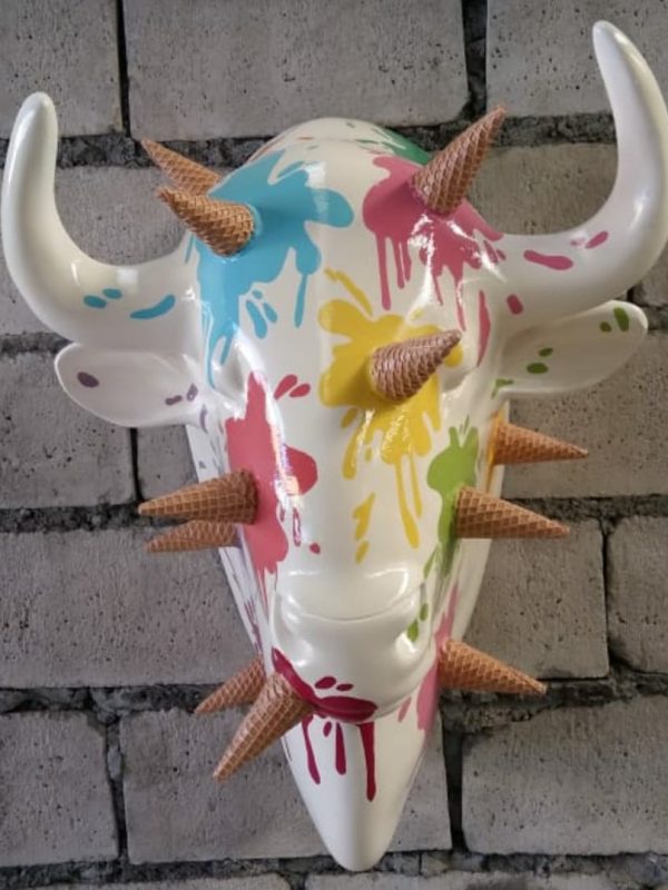 BUFFALO HEAD WITH ICE CREAM CONES